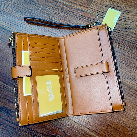NWT Micheal Kors Lg Double Zip Wristlet - Picture 3 of 4